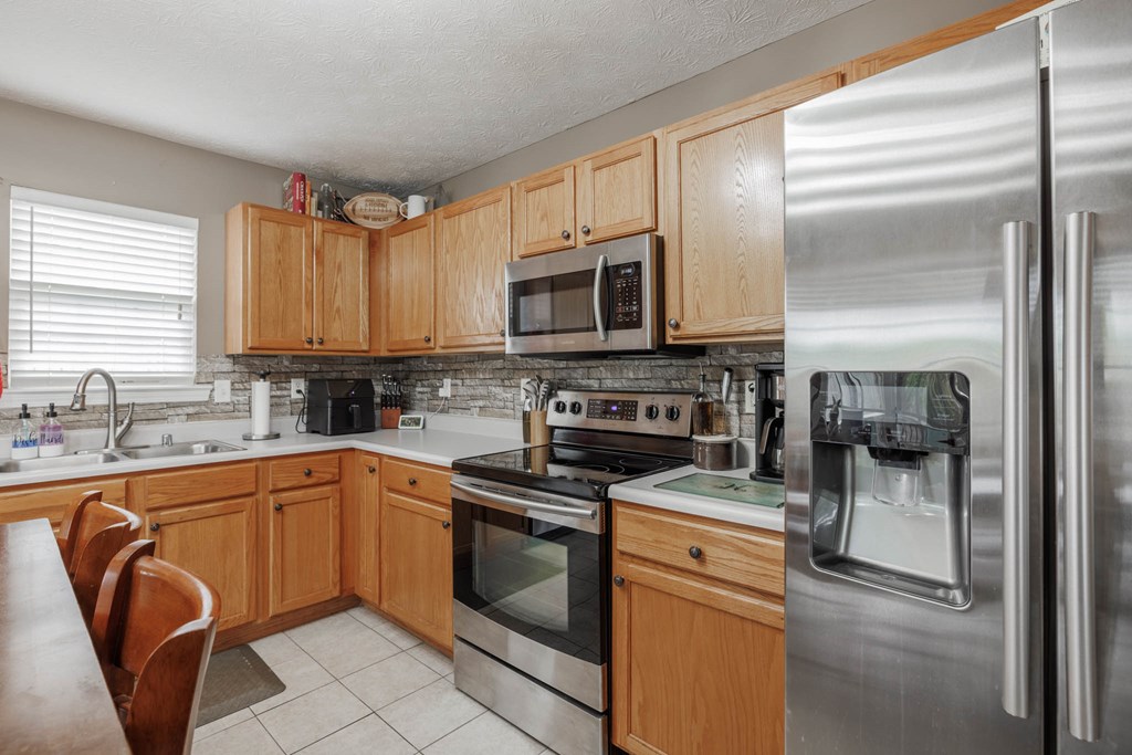 2319 Tradition Avenue, Owensboro, Kentucky 42301, 3 Bedrooms Bedrooms, ,2 BathroomsBathrooms,Single Family Residence,For Sale,Tradition Avenue,86858