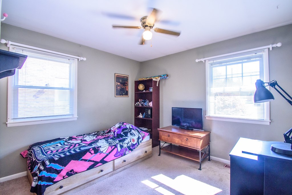 2701 Redford Drive, Owensboro, Kentucky 42303, 3 Bedrooms Bedrooms, ,1 BathroomBathrooms,Single Family Residence,For Sale,Redford Drive,86861