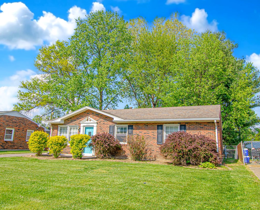 2701 Redford Drive, Owensboro, Kentucky 42303, 3 Bedrooms Bedrooms, ,1 BathroomBathrooms,Single Family Residence,For Sale,Redford Drive,86861