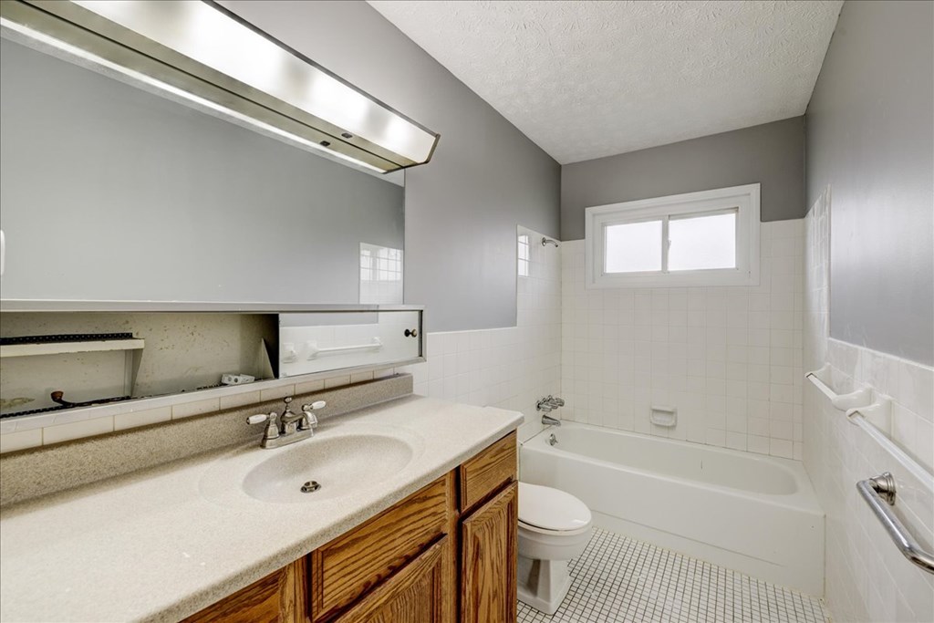 2601 W Middleground Dr, Owensboro, Kentucky 42301, 3 Bedrooms Bedrooms, ,2 BathroomsBathrooms,Single Family Residence,For Sale,W Middleground Dr,86896