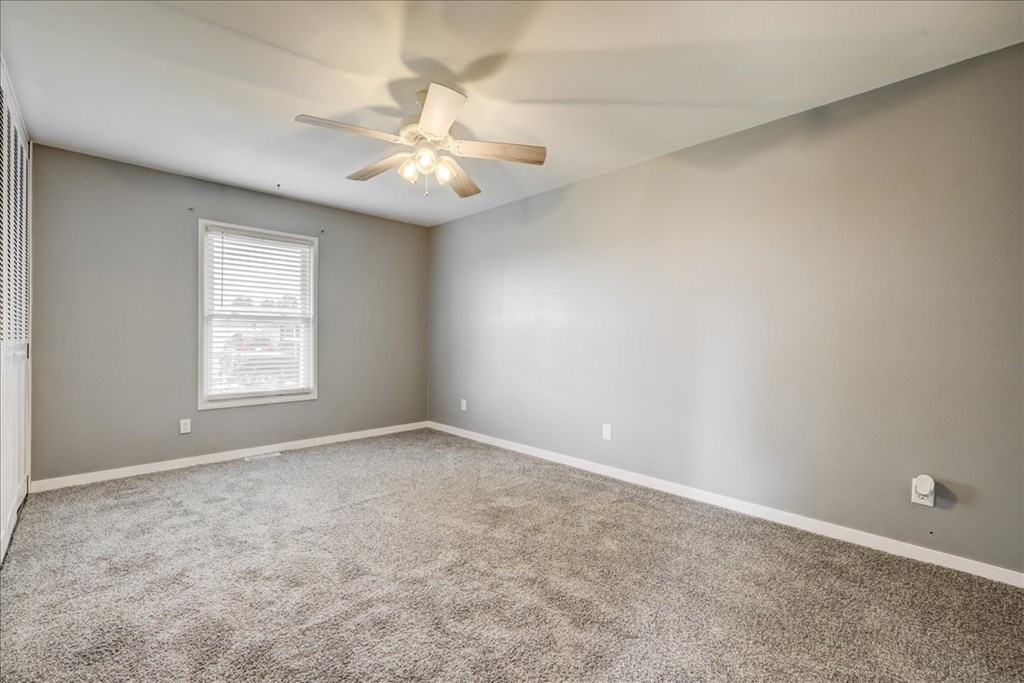2601 W Middleground Dr, Owensboro, Kentucky 42301, 3 Bedrooms Bedrooms, ,2 BathroomsBathrooms,Single Family Residence,For Sale,W Middleground Dr,86896