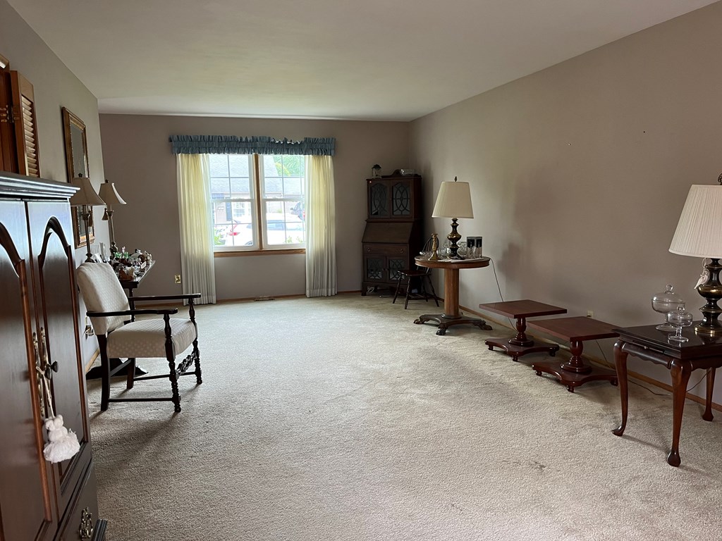 2304 Reigh Count Dr., Owensboro, Kentucky 42301, 4 Bedrooms Bedrooms, ,2 BathroomsBathrooms,Single Family Residence,For Sale,Reigh Count Dr.,86898