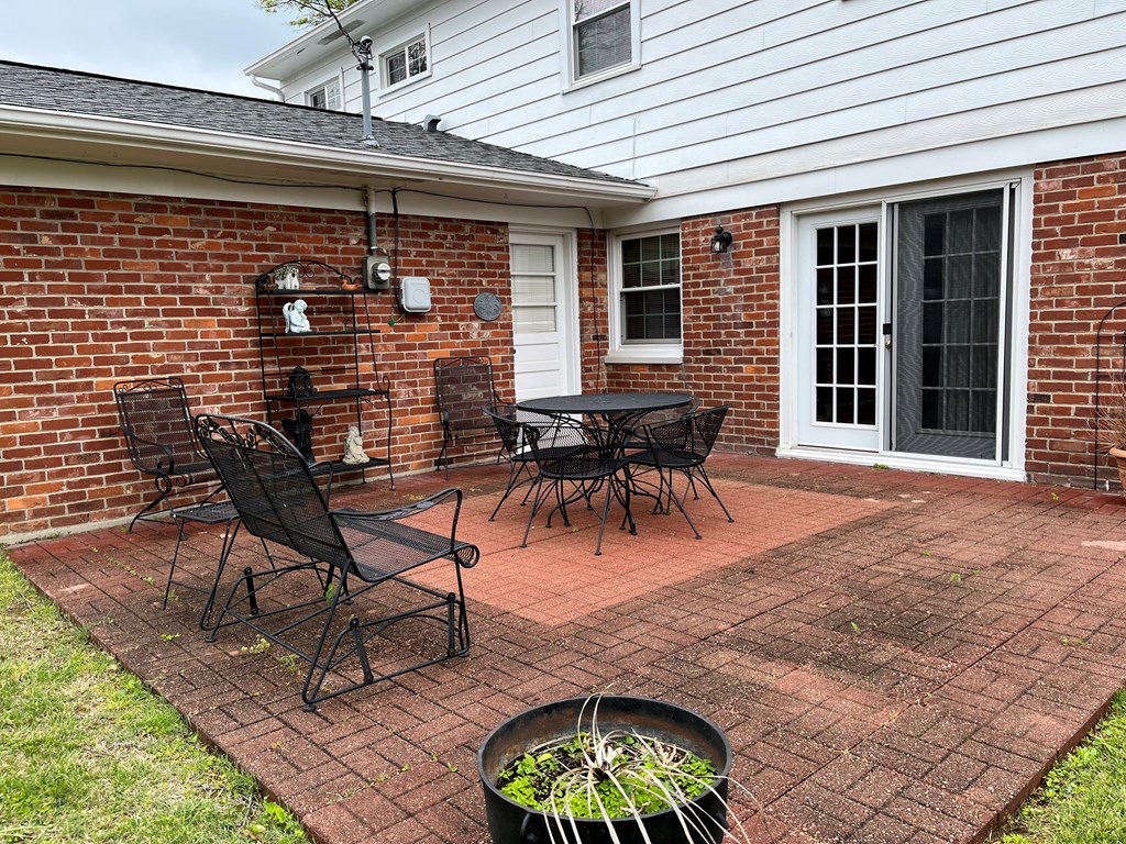 2304 Reigh Count Dr., Owensboro, Kentucky 42301, 4 Bedrooms Bedrooms, ,2 BathroomsBathrooms,Single Family Residence,For Sale,Reigh Count Dr.,86898