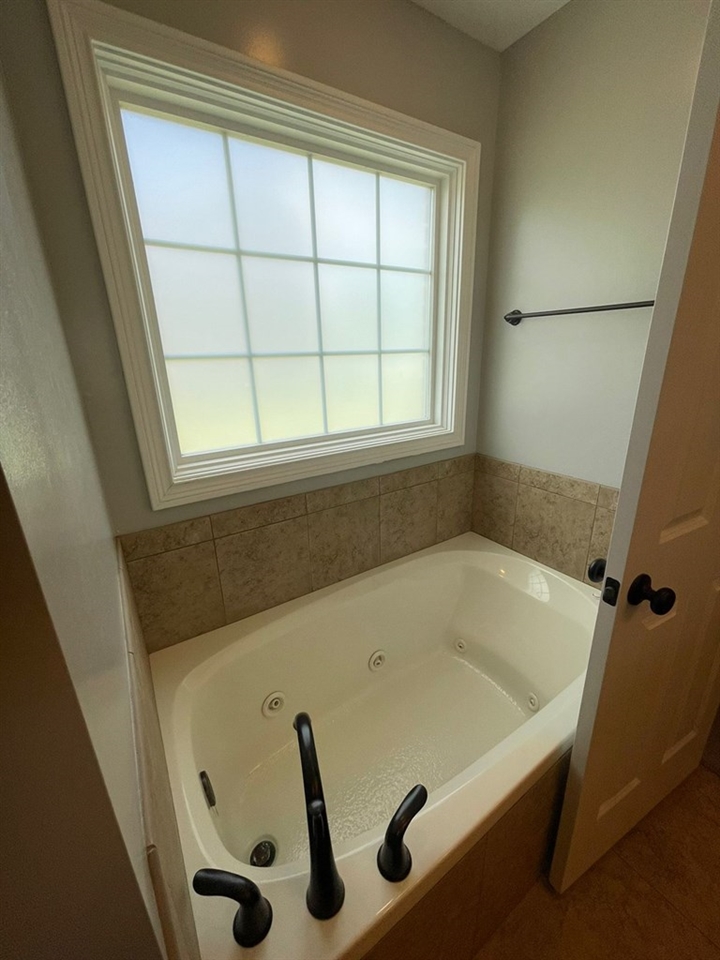 5360 Willow Brook Loop, Owensboro, Kentucky 42301, 3 Bedrooms Bedrooms, ,2 BathroomsBathrooms,Single Family Residence,For Sale,Willow Brook Loop,86904