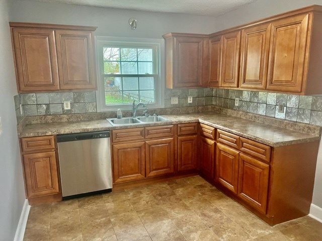 1407 West 3rd Street, Owensboro, Kentucky 42301, 2 Bedrooms Bedrooms, ,1 BathroomBathrooms,Single Family Residence,For Sale,West 3rd Street,86905