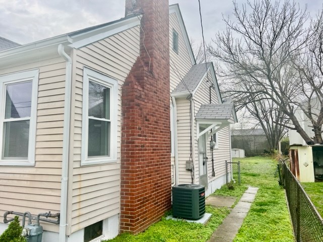 1407 West 3rd Street, Owensboro, Kentucky 42301, 2 Bedrooms Bedrooms, ,1 BathroomBathrooms,Single Family Residence,For Sale,West 3rd Street,86905