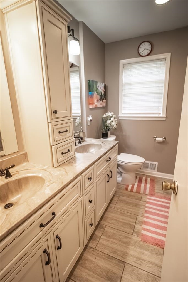 3512 Royal Drive, Owensboro, Kentucky 42301, 3 Bedrooms Bedrooms, ,2 BathroomsBathrooms,Single Family Residence,For Sale,Royal Drive,86912