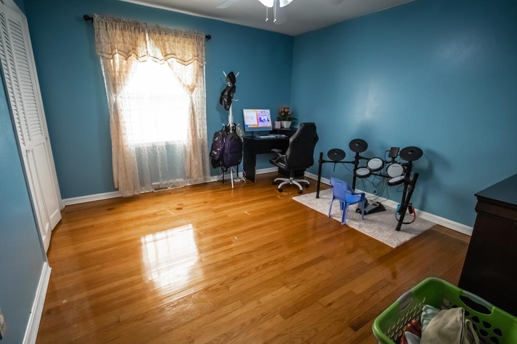 3512 Royal Drive, Owensboro, Kentucky 42301, 3 Bedrooms Bedrooms, ,2 BathroomsBathrooms,Single Family Residence,For Sale,Royal Drive,86912