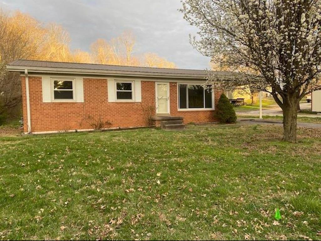 206 Walnut St, Greenville, Kentucky 42345, 3 Bedrooms Bedrooms, ,1 BathroomBathrooms,Single Family Residence,For Sale,Walnut St,86920
