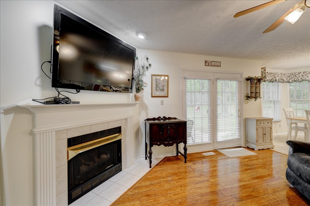 3315 Wood Brook Trail, Owensboro, Kentucky 42303, 4 Bedrooms Bedrooms, ,2 BathroomsBathrooms,Single Family Residence,For Sale,Wood Brook Trail,86977