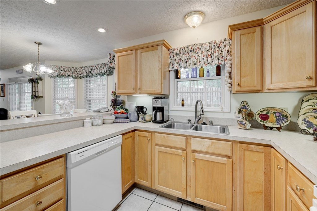 3315 Wood Brook Trail, Owensboro, Kentucky 42303, 4 Bedrooms Bedrooms, ,2 BathroomsBathrooms,Single Family Residence,For Sale,Wood Brook Trail,86977