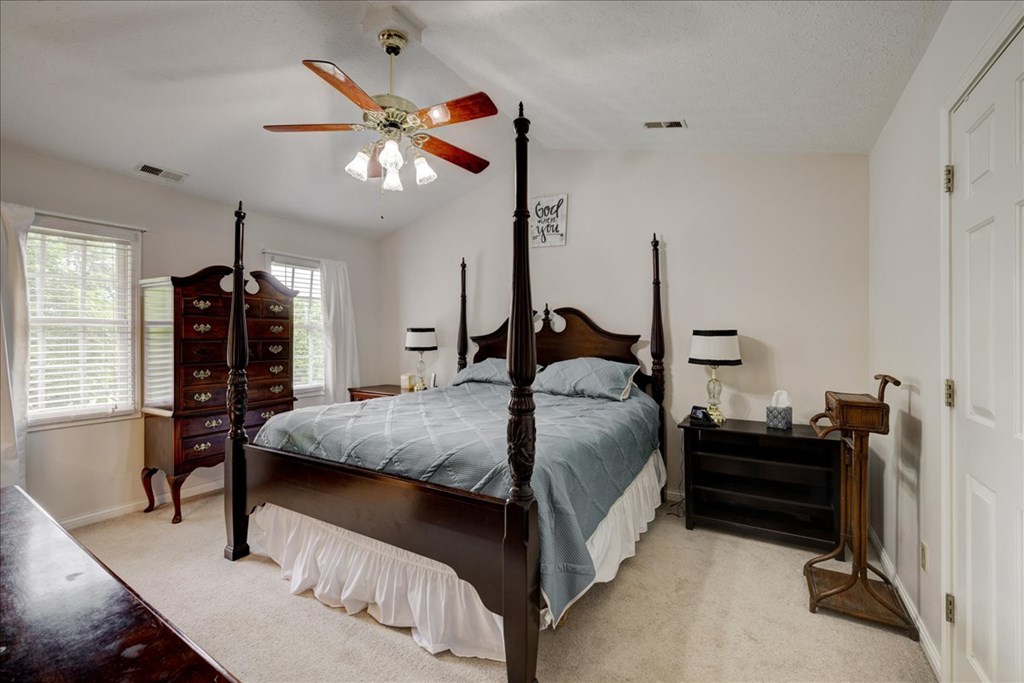 3315 Wood Brook Trail, Owensboro, Kentucky 42303, 4 Bedrooms Bedrooms, ,2 BathroomsBathrooms,Single Family Residence,For Sale,Wood Brook Trail,86977
