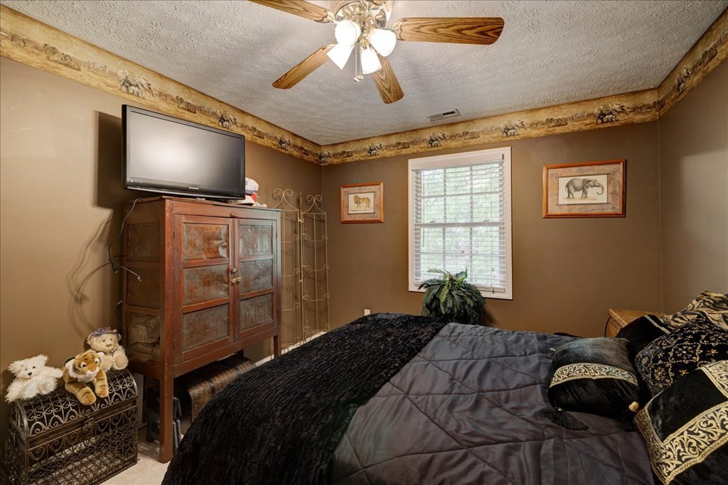 3315 Wood Brook Trail, Owensboro, Kentucky 42303, 4 Bedrooms Bedrooms, ,2 BathroomsBathrooms,Single Family Residence,For Sale,Wood Brook Trail,86977
