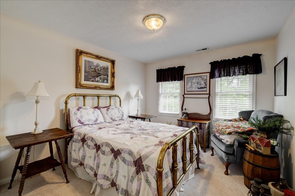 3315 Wood Brook Trail, Owensboro, Kentucky 42303, 4 Bedrooms Bedrooms, ,2 BathroomsBathrooms,Single Family Residence,For Sale,Wood Brook Trail,86977