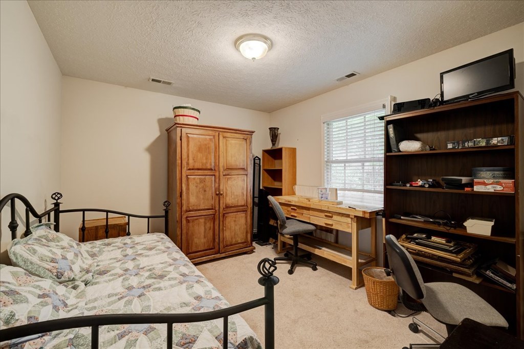 3315 Wood Brook Trail, Owensboro, Kentucky 42303, 4 Bedrooms Bedrooms, ,2 BathroomsBathrooms,Single Family Residence,For Sale,Wood Brook Trail,86977