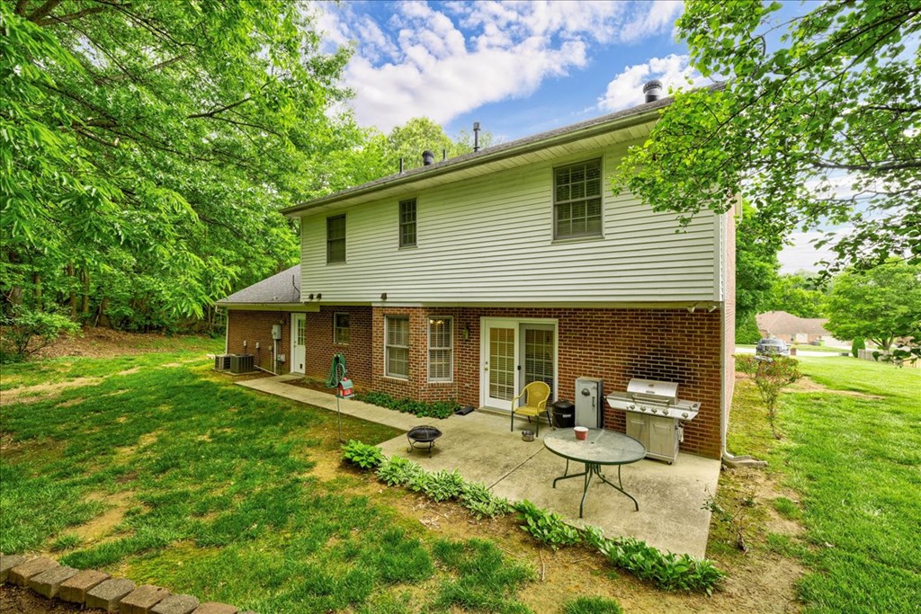 3315 Wood Brook Trail, Owensboro, Kentucky 42303, 4 Bedrooms Bedrooms, ,2 BathroomsBathrooms,Single Family Residence,For Sale,Wood Brook Trail,86977