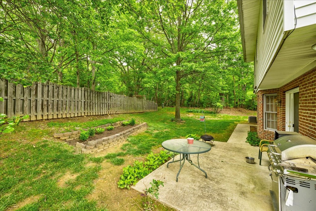 3315 Wood Brook Trail, Owensboro, Kentucky 42303, 4 Bedrooms Bedrooms, ,2 BathroomsBathrooms,Single Family Residence,For Sale,Wood Brook Trail,86977