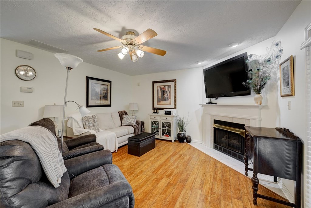 3315 Wood Brook Trail, Owensboro, Kentucky 42303, 4 Bedrooms Bedrooms, ,2 BathroomsBathrooms,Single Family Residence,For Sale,Wood Brook Trail,86977