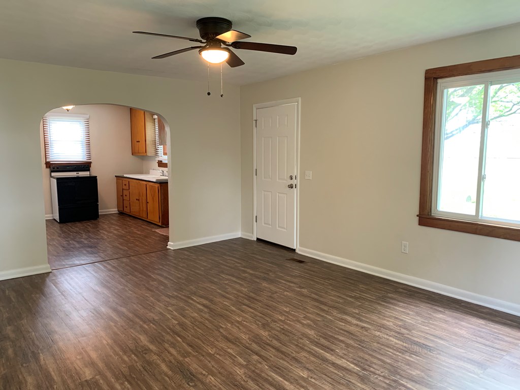 8953 HWY 60 W, Daviess Co, Kentucky 42301, 2 Bedrooms Bedrooms, ,1 BathroomBathrooms,Single Family Residence,For Sale,HWY 60 W,87033