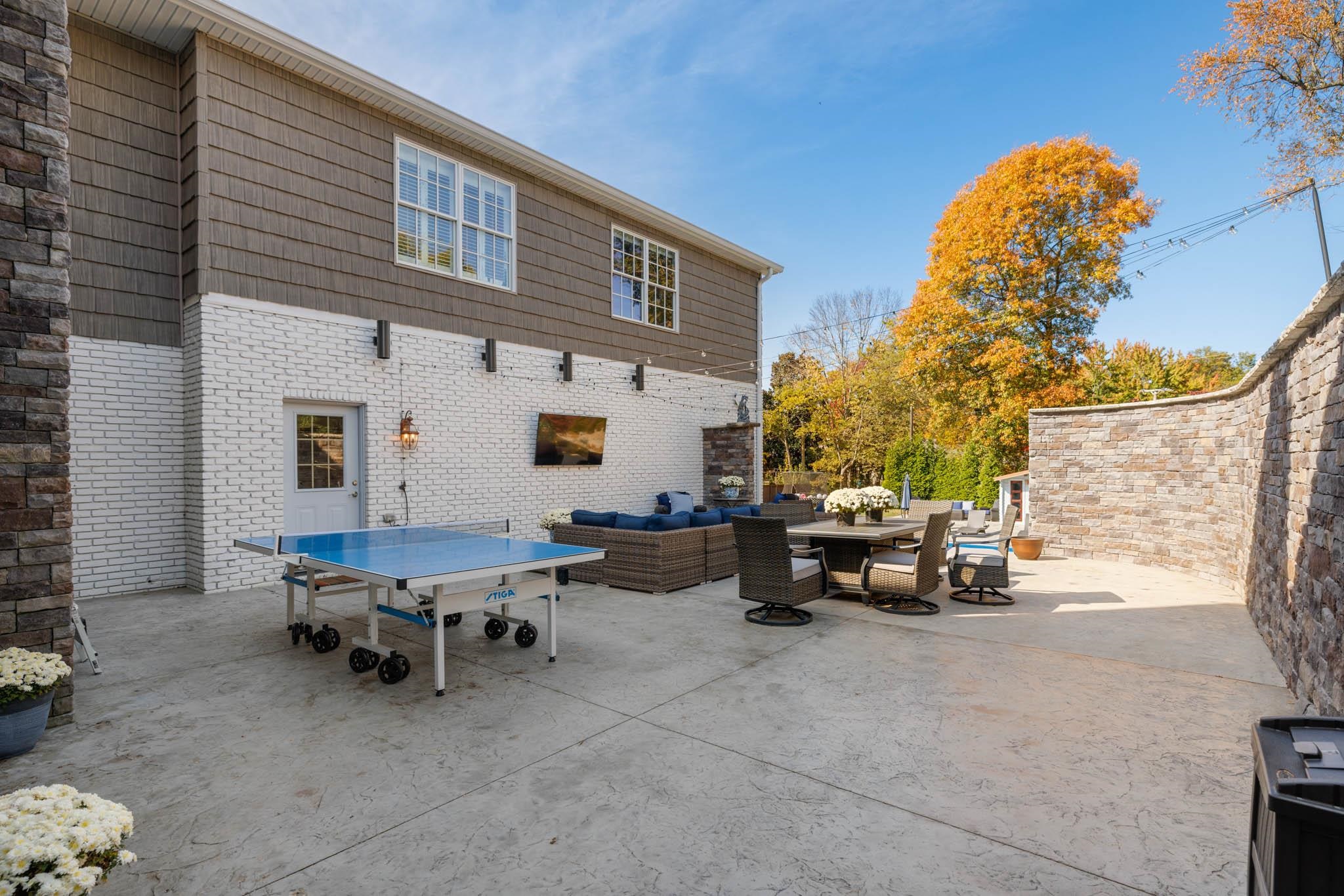 1633 Griffith Ave, Owensboro, Kentucky 42301, 6 Bedrooms Bedrooms, ,4 BathroomsBathrooms,Single Family Residence,For Sale,Griffith Ave,87043