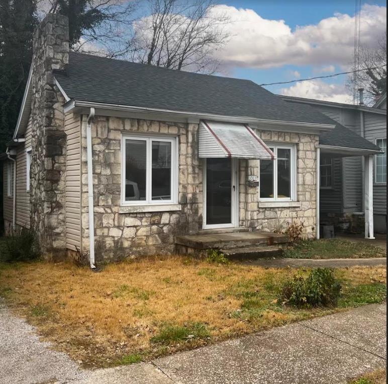 1011 Park Street, Bowling Green, Kentucky 42101, 2 Bedrooms Bedrooms, ,1 BathroomBathrooms,Single Family Residence,For Sale,Park Street,87070