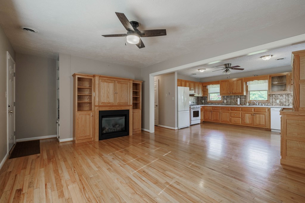 4090 Highway 142, Philpot, Kentucky 42366, 3 Bedrooms Bedrooms, ,1 BathroomBathrooms,Single Family Residence,For Sale,Highway 142,87084