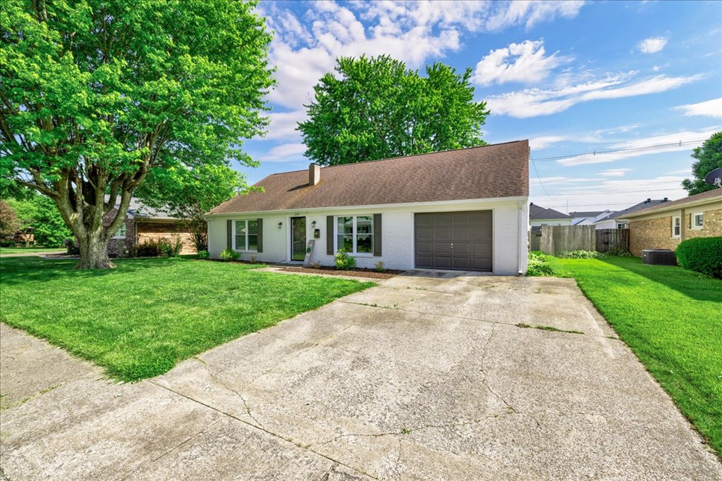2242 Middleground Drive, Owensboro, Kentucky 42301, 4 Bedrooms Bedrooms, ,2 BathroomsBathrooms,Single Family Residence,For Sale,Middleground Drive,87092
