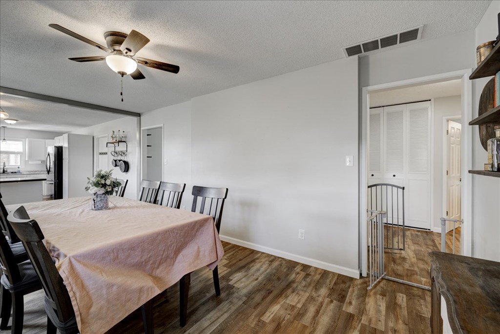 2242 Middleground Drive, Owensboro, Kentucky 42301, 4 Bedrooms Bedrooms, ,2 BathroomsBathrooms,Single Family Residence,For Sale,Middleground Drive,87092