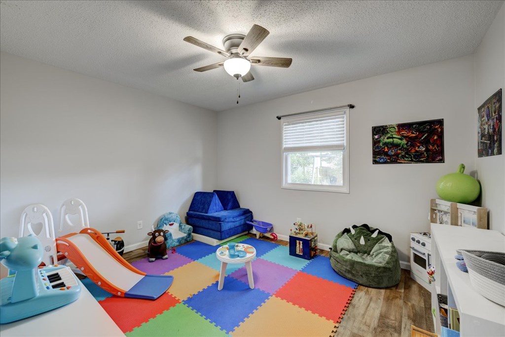 2242 Middleground Drive, Owensboro, Kentucky 42301, 4 Bedrooms Bedrooms, ,2 BathroomsBathrooms,Single Family Residence,For Sale,Middleground Drive,87092