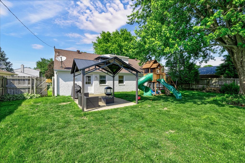 2242 Middleground Drive, Owensboro, Kentucky 42301, 4 Bedrooms Bedrooms, ,2 BathroomsBathrooms,Single Family Residence,For Sale,Middleground Drive,87092
