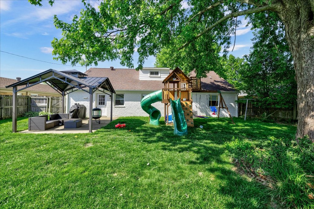 2242 Middleground Drive, Owensboro, Kentucky 42301, 4 Bedrooms Bedrooms, ,2 BathroomsBathrooms,Single Family Residence,For Sale,Middleground Drive,87092