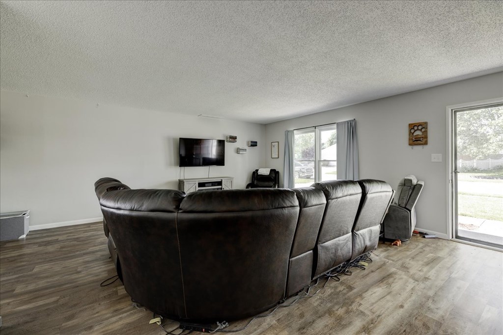 2242 Middleground Drive, Owensboro, Kentucky 42301, 4 Bedrooms Bedrooms, ,2 BathroomsBathrooms,Single Family Residence,For Sale,Middleground Drive,87092