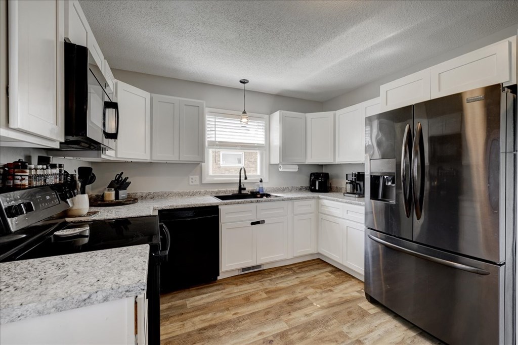 2242 Middleground Drive, Owensboro, Kentucky 42301, 4 Bedrooms Bedrooms, ,2 BathroomsBathrooms,Single Family Residence,For Sale,Middleground Drive,87092