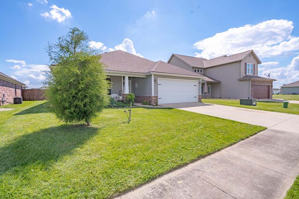 2406 Winning Colors Way, Owensboro, Kentucky 42301, 5 Bedrooms Bedrooms, ,2 BathroomsBathrooms,Single Family Residence,For Sale,Winning Colors Way,87118