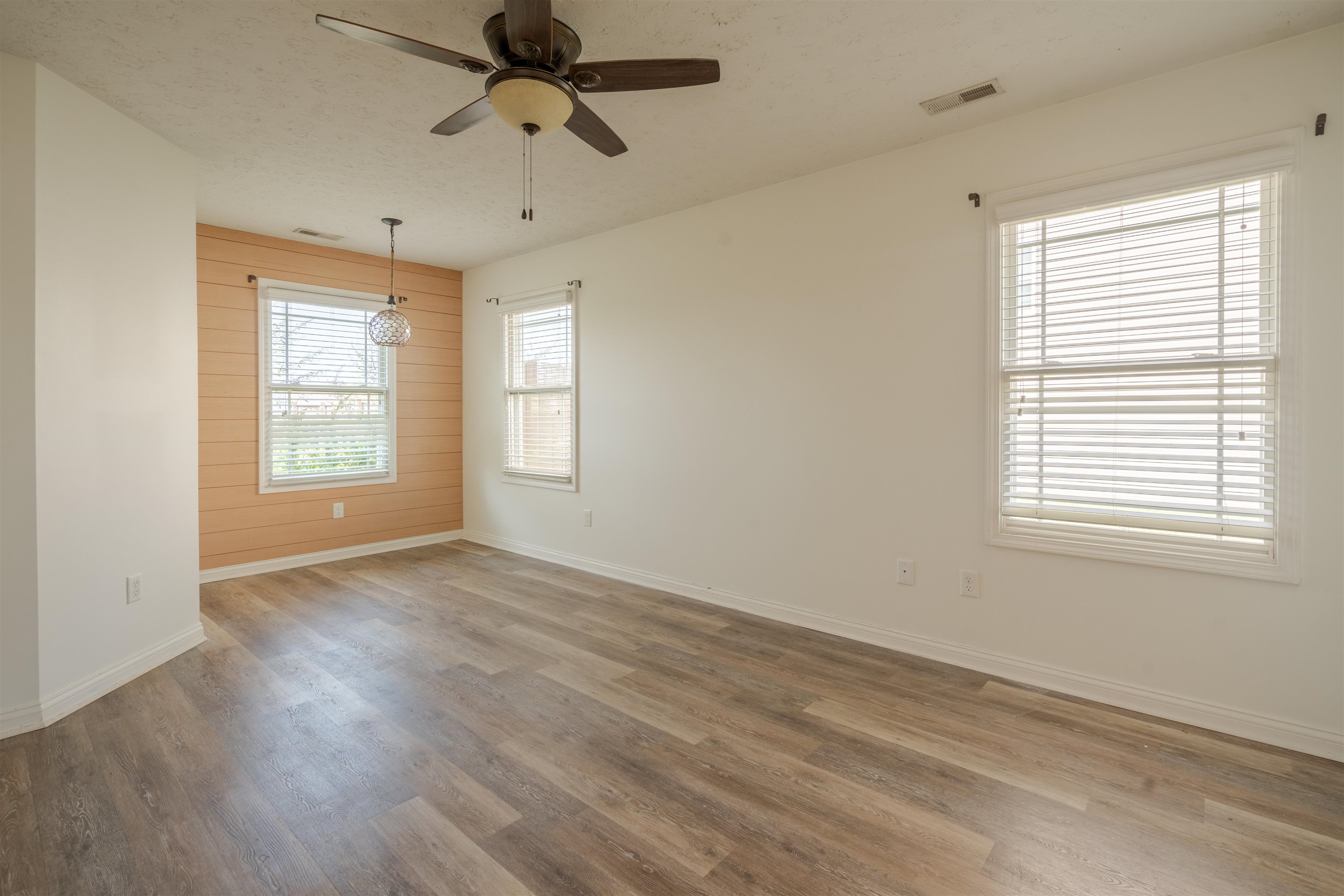 2406 Winning Colors Way, Owensboro, Kentucky 42301, 5 Bedrooms Bedrooms, ,2 BathroomsBathrooms,Single Family Residence,For Sale,Winning Colors Way,87118
