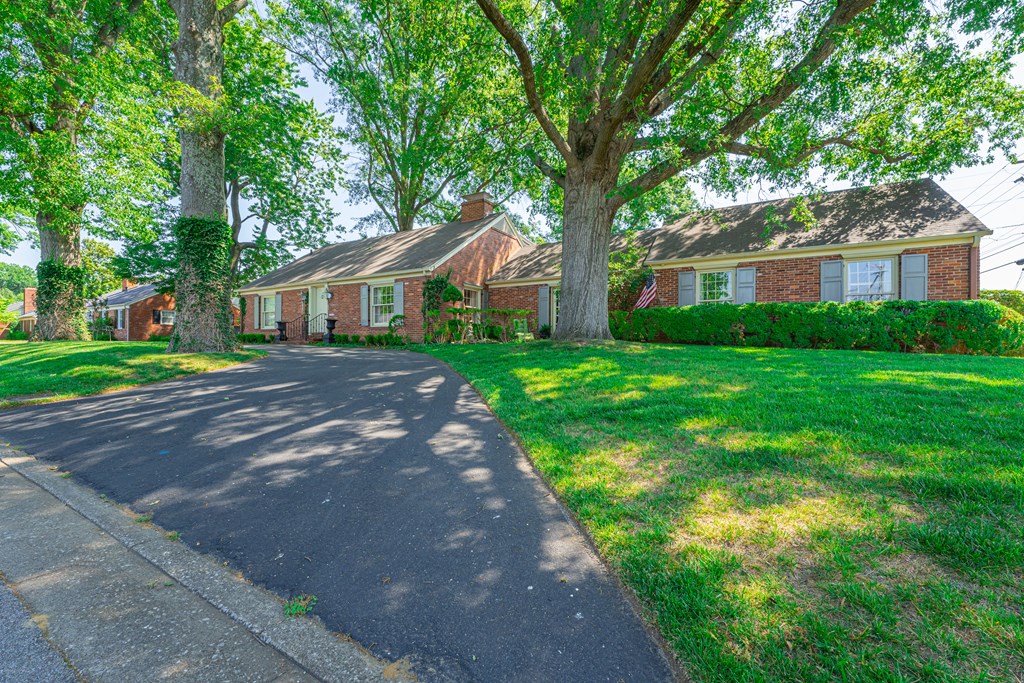 2125 Sheridan Place, Owensboro, Kentucky 42301, 4 Bedrooms Bedrooms, ,2 BathroomsBathrooms,Single Family Residence,For Sale,Sheridan Place,87128