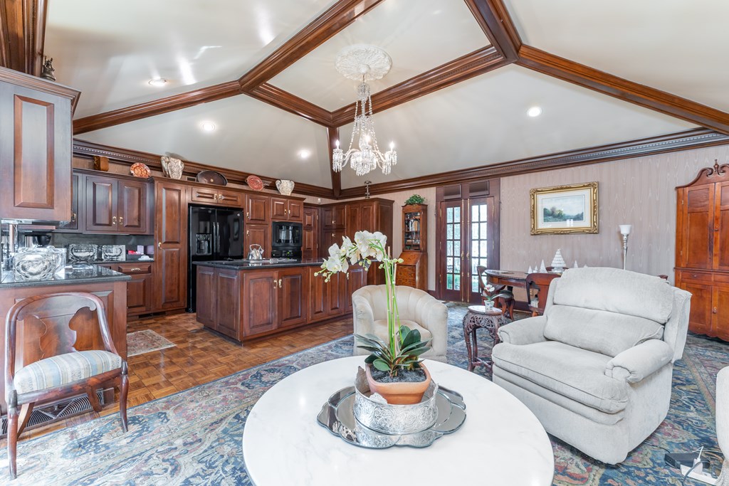 2125 Sheridan Place, Owensboro, Kentucky 42301, 4 Bedrooms Bedrooms, ,2 BathroomsBathrooms,Single Family Residence,For Sale,Sheridan Place,87128