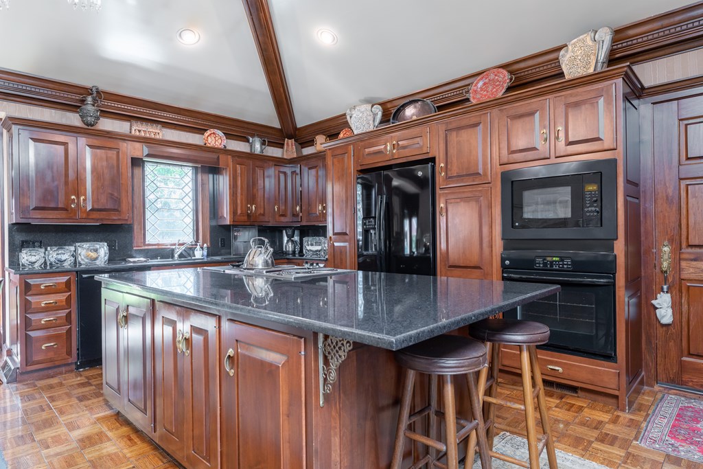 2125 Sheridan Place, Owensboro, Kentucky 42301, 4 Bedrooms Bedrooms, ,2 BathroomsBathrooms,Single Family Residence,For Sale,Sheridan Place,87128