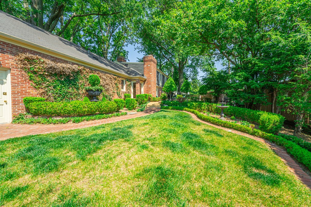 2125 Sheridan Place, Owensboro, Kentucky 42301, 4 Bedrooms Bedrooms, ,2 BathroomsBathrooms,Single Family Residence,For Sale,Sheridan Place,87128