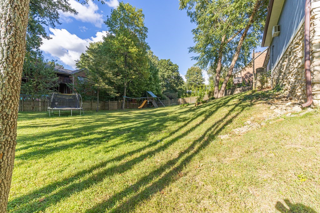 2221 Fairview Drive, Owensboro, Kentucky 42303, 4 Bedrooms Bedrooms, ,3 BathroomsBathrooms,Single Family Residence,For Sale,Fairview Drive,87173