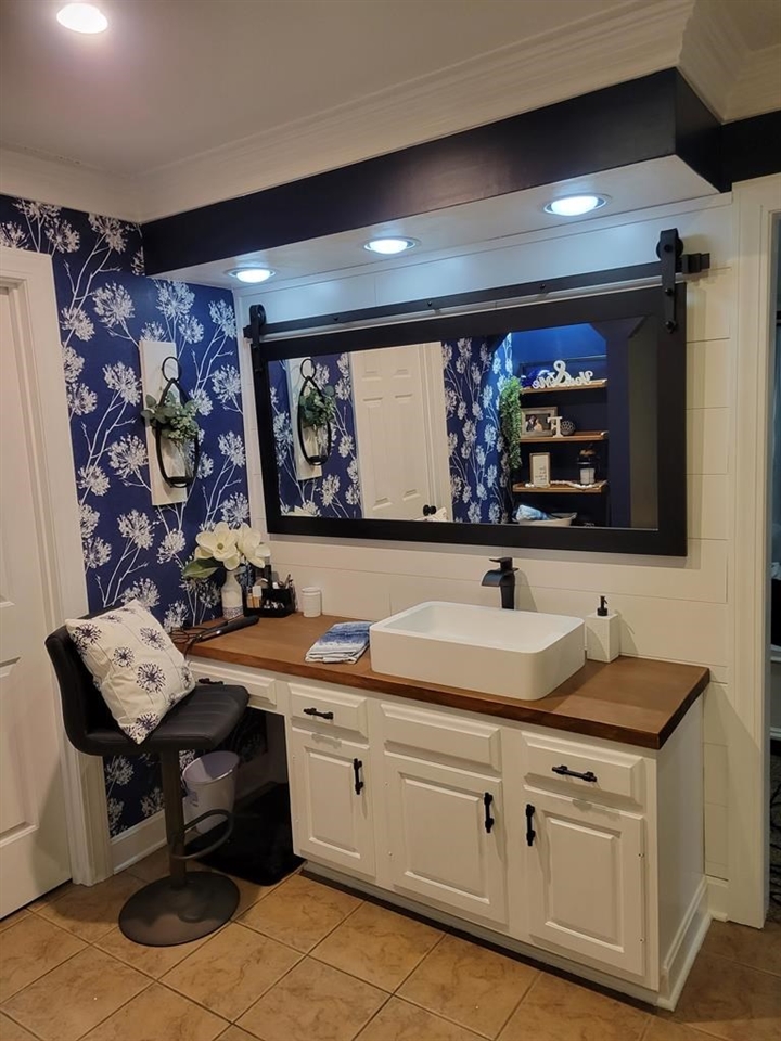 2221 Fairview Drive, Owensboro, Kentucky 42303, 4 Bedrooms Bedrooms, ,3 BathroomsBathrooms,Single Family Residence,For Sale,Fairview Drive,87173