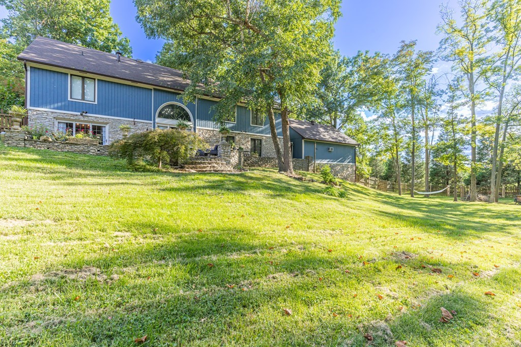 2221 Fairview Drive, Owensboro, Kentucky 42303, 4 Bedrooms Bedrooms, ,3 BathroomsBathrooms,Single Family Residence,For Sale,Fairview Drive,87173