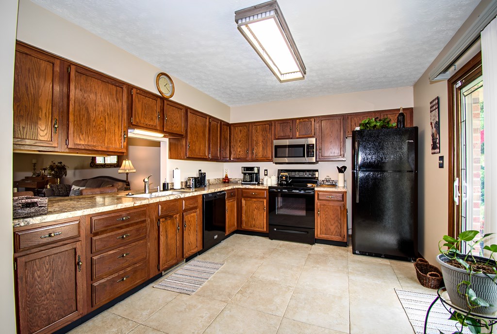3615 War Admiral Dr, Owensboro, Kentucky 42303, 2 Bedrooms Bedrooms, ,2 BathroomsBathrooms,Single Family Residence,For Sale,War Admiral Dr,87182