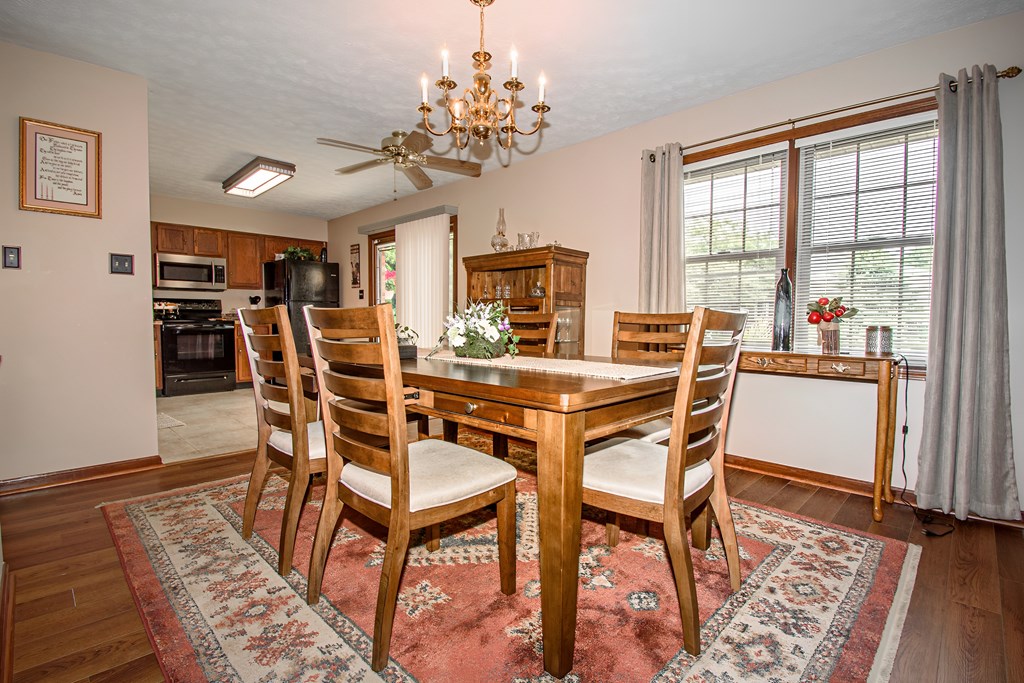 3615 War Admiral Dr, Owensboro, Kentucky 42303, 2 Bedrooms Bedrooms, ,2 BathroomsBathrooms,Single Family Residence,For Sale,War Admiral Dr,87182