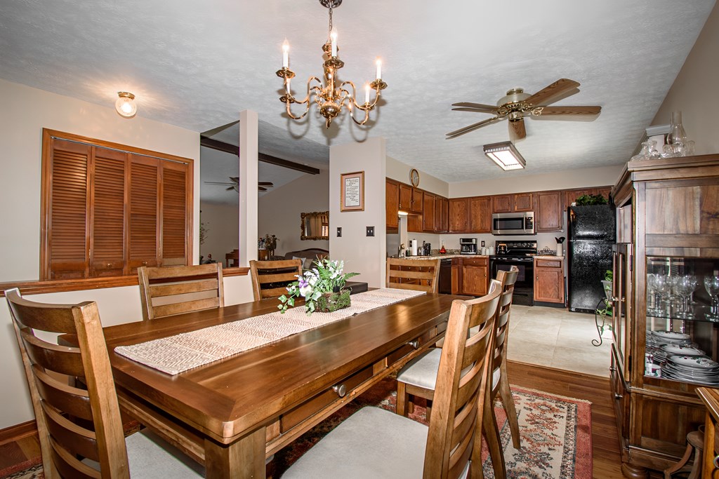 3615 War Admiral Dr, Owensboro, Kentucky 42303, 2 Bedrooms Bedrooms, ,2 BathroomsBathrooms,Single Family Residence,For Sale,War Admiral Dr,87182