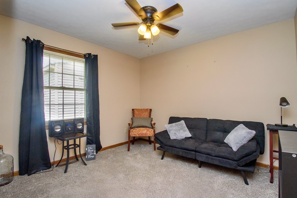 3615 War Admiral Dr, Owensboro, Kentucky 42303, 2 Bedrooms Bedrooms, ,2 BathroomsBathrooms,Single Family Residence,For Sale,War Admiral Dr,87182