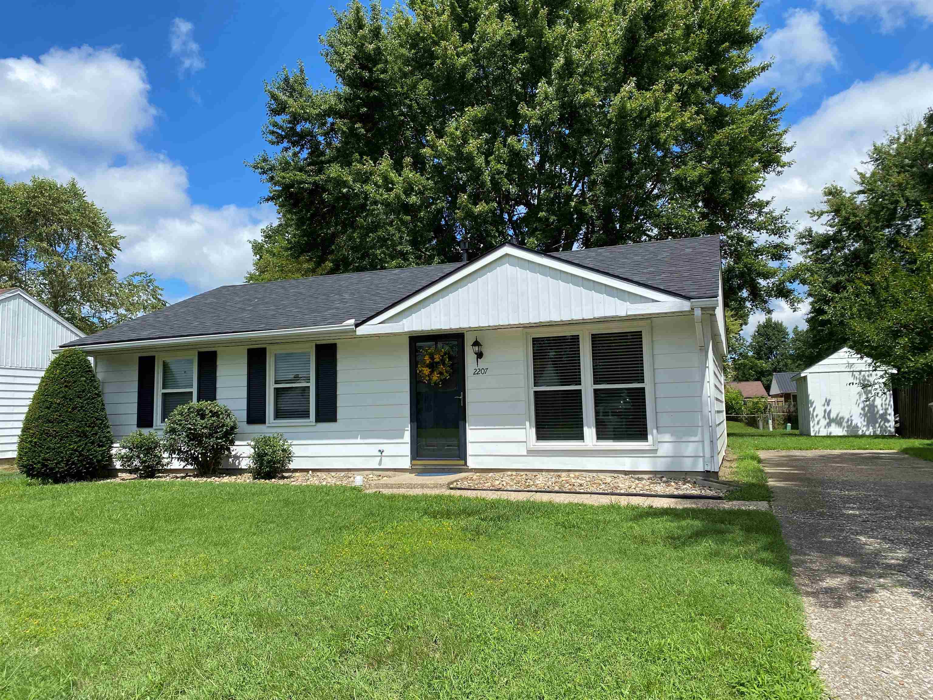 2207 COLLINS DRIVE, Owensboro, Kentucky 42301, 3 Bedrooms Bedrooms, ,1 BathroomBathrooms,Single Family Residence,For Sale,COLLINS DRIVE,87191