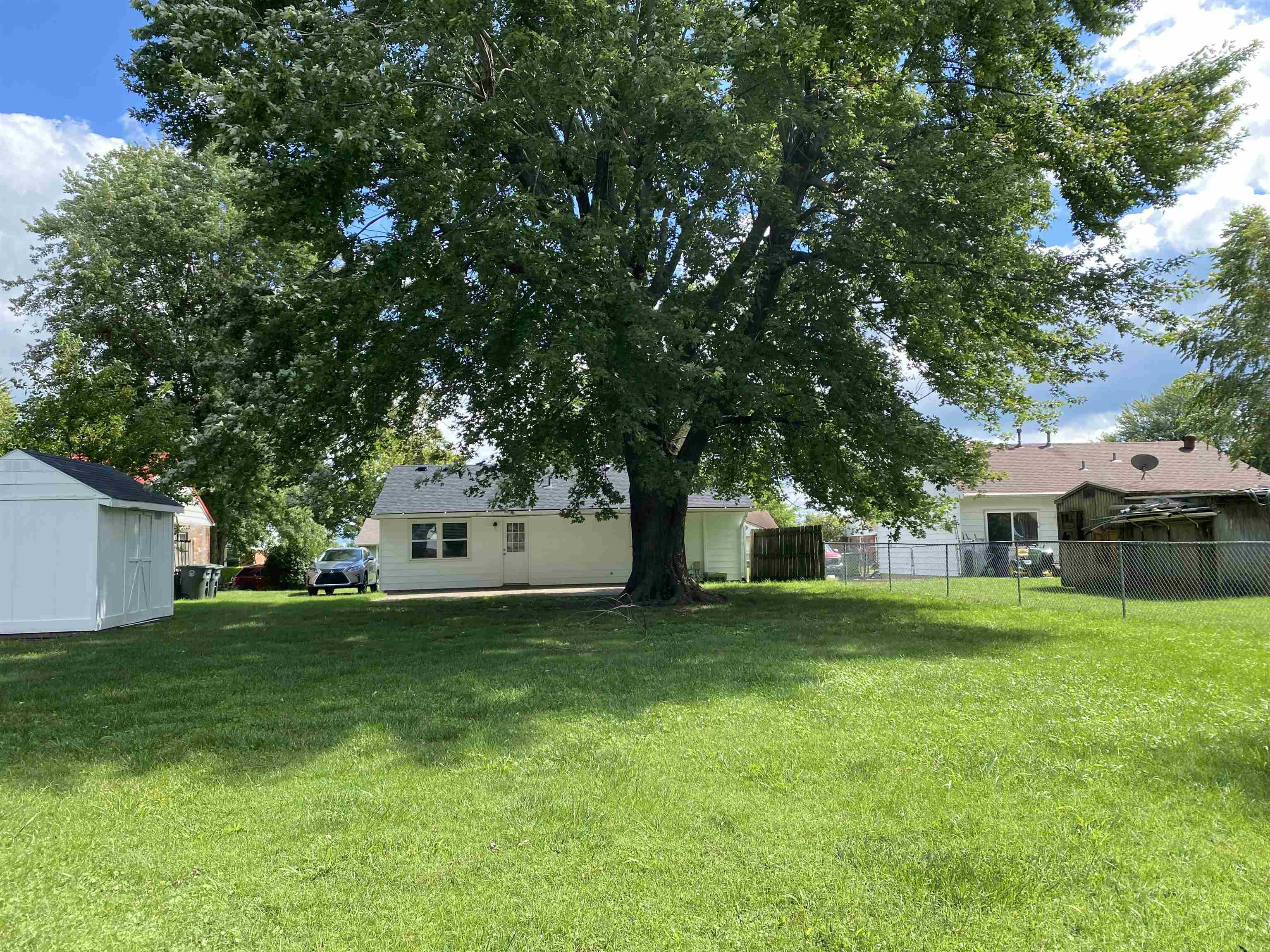 2207 COLLINS DRIVE, Owensboro, Kentucky 42301, 3 Bedrooms Bedrooms, ,1 BathroomBathrooms,Single Family Residence,For Sale,COLLINS DRIVE,87191