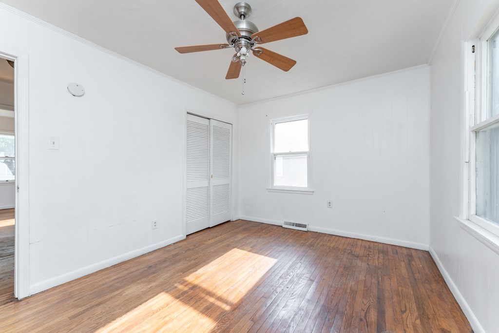 1016 East 20th Street, Owensboro, Kentucky 42303, 3 Bedrooms Bedrooms, ,1 BathroomBathrooms,Single Family Residence,For Sale,East 20th Street,87197