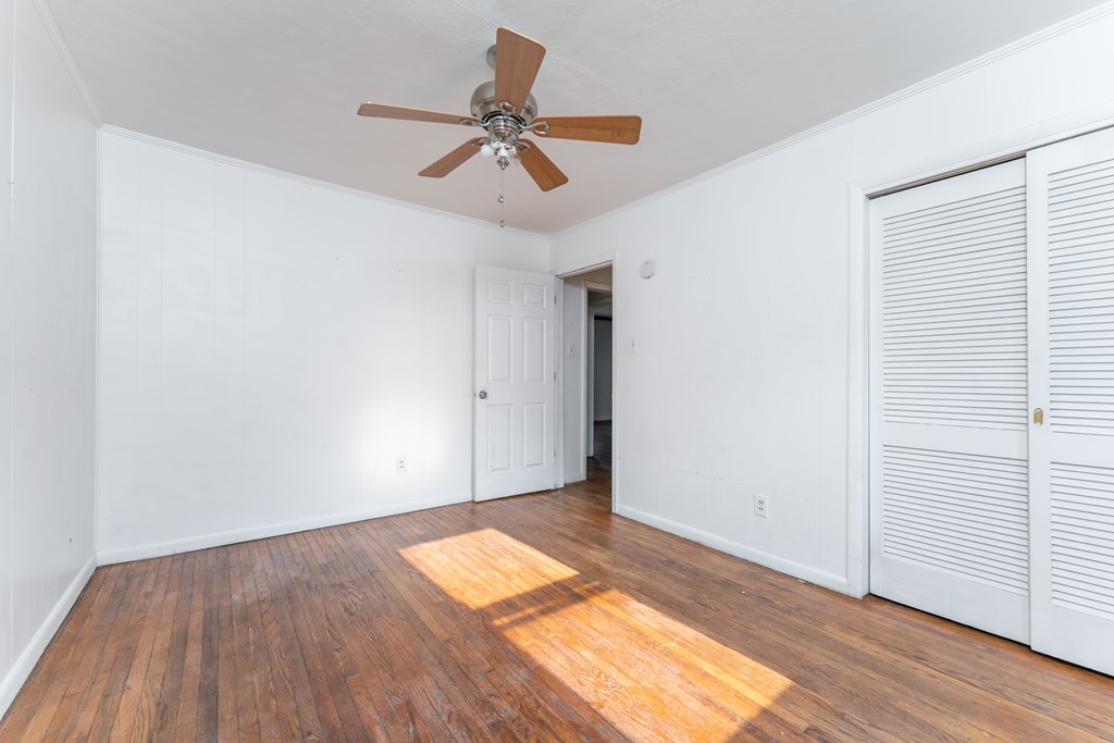 1016 East 20th Street, Owensboro, Kentucky 42303, 3 Bedrooms Bedrooms, ,1 BathroomBathrooms,Single Family Residence,For Sale,East 20th Street,87197